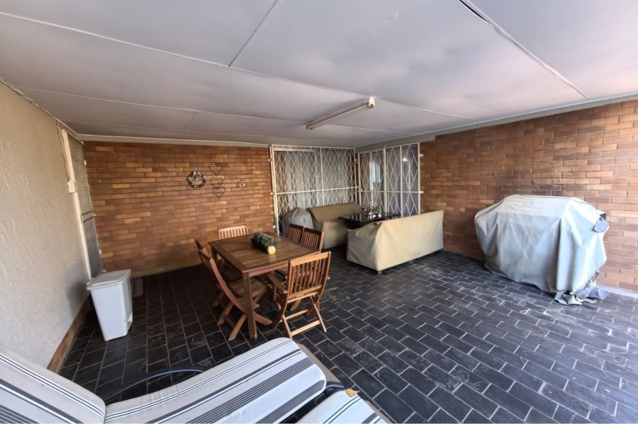 4 Bedroom Property for Sale in Hillcrest Northern Cape